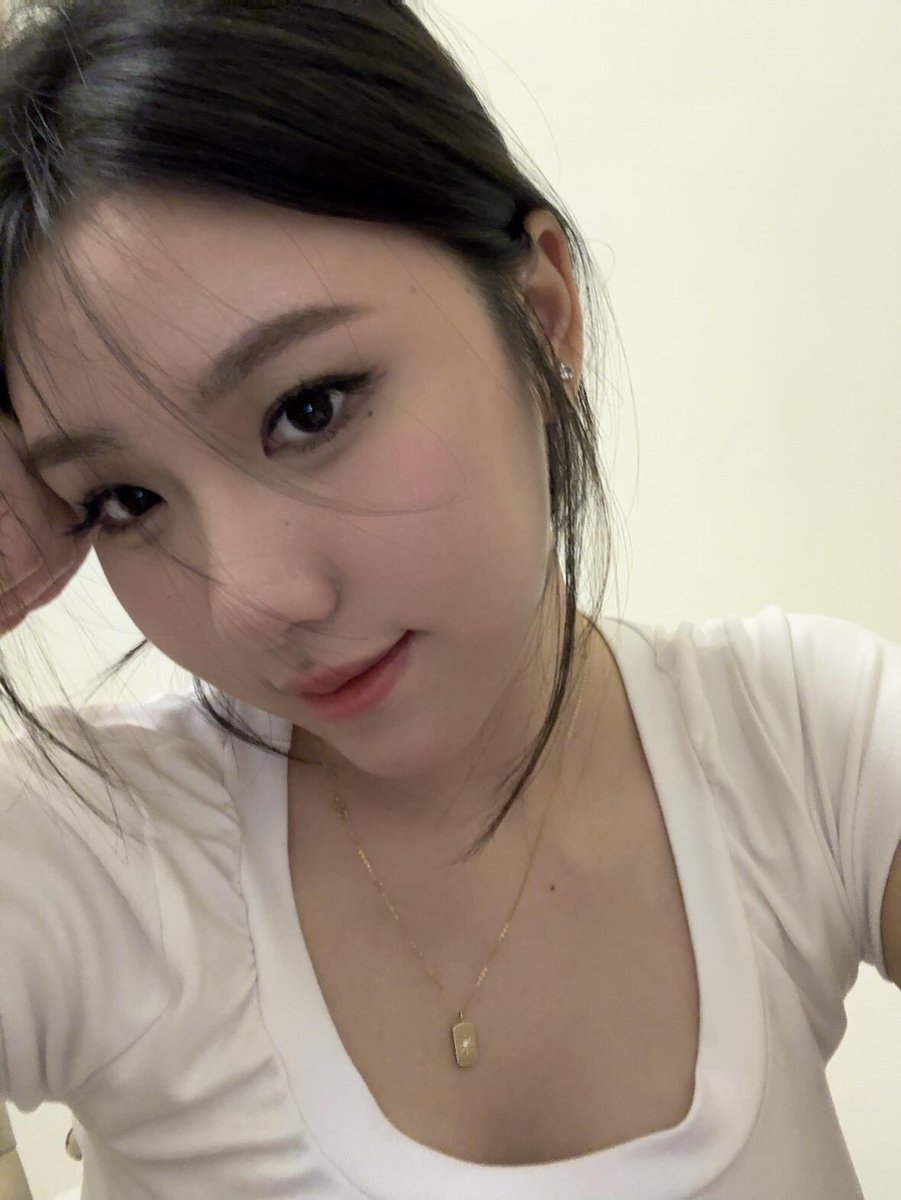 告诉你个秘密，等睡醒了明天我还喜欢你～ https://t.co/ager1JNI1P