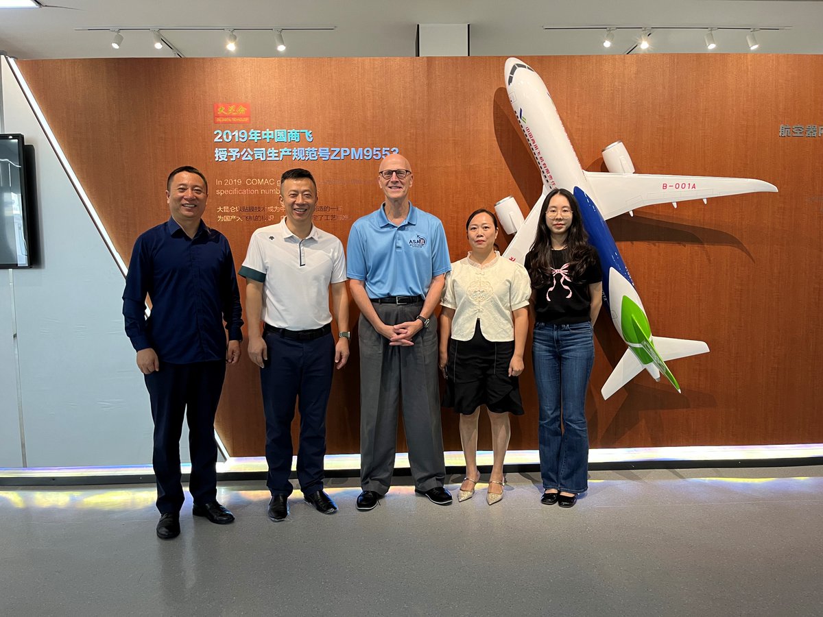 aviationsupp's tweet image. Congratulations to Shenzhen DakunLun Digital Technology on their successful #ASA100 audit. We commend you for your commitment to #AviationQuality.

Pictured L-R: Deputy GM Xue Shenzhi, GM Li Jun, Roy Resto, QA Director Cui Lihong, and Lu Zhou Jun
#aero #mro #asa #engine #aviation