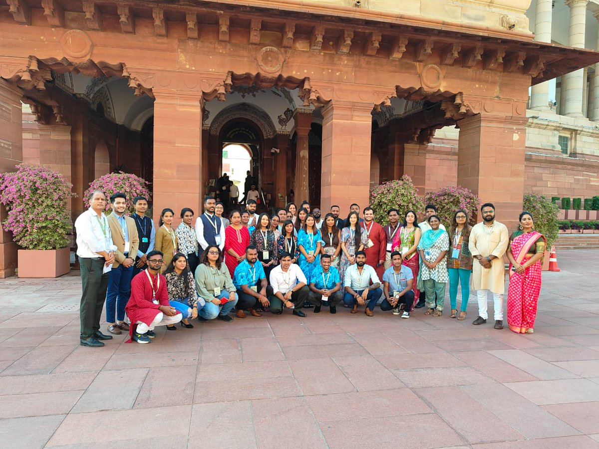 diaspora_india's tweet photo. Parliament of India welcomed the participants of #77KIP into its hallowed premises. Participants got a glimpse of the vibrancy &amp; robustness of India as the Oldest &amp; the Largest Democracy of the world.
#Motherofdemocracy  #Indiandemocracy
#indiandiasporaconnect 
@VikramMisri https://t.co/wRGBrQIZff