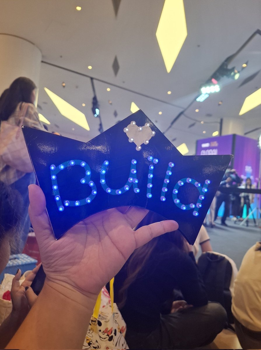 งานเย็นแต่ทางนี้ก็พร้อมมากกกกก 
#Beyourluve
#Buildjakapan 
<a href="/JakeB4rever/">BIU.</a>