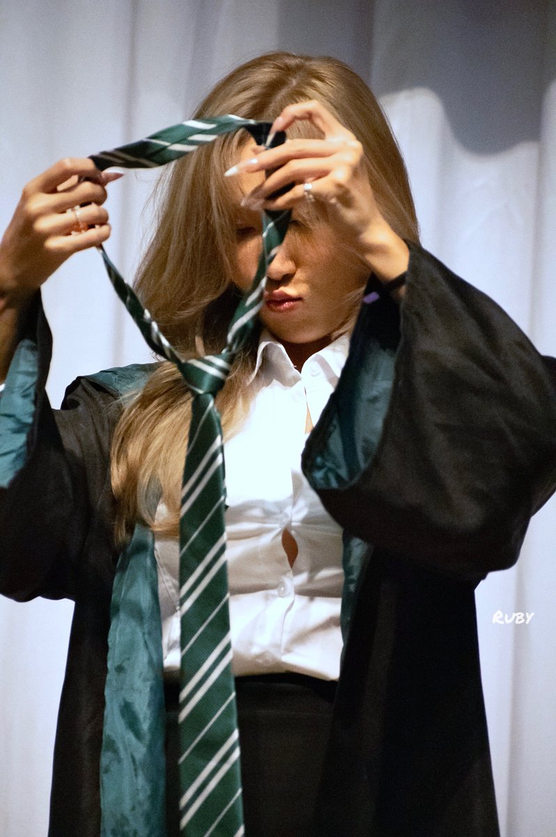 1ys_ruby's tweet image. 240927 애플뮤직 팬싸

😗

#화사 #HWASA #마마무 #MAMAMOO