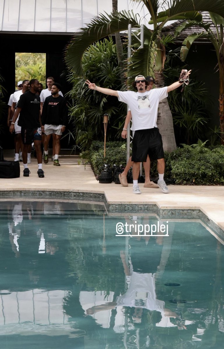 Brady Hawk tweet media