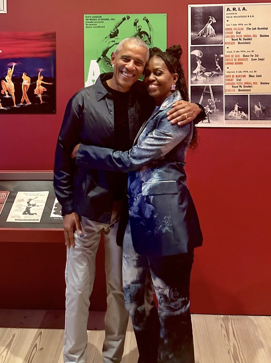 Xaviour77's tweet image. Happy 32years Anniversary, the People's Couple
We love you @BarackObama