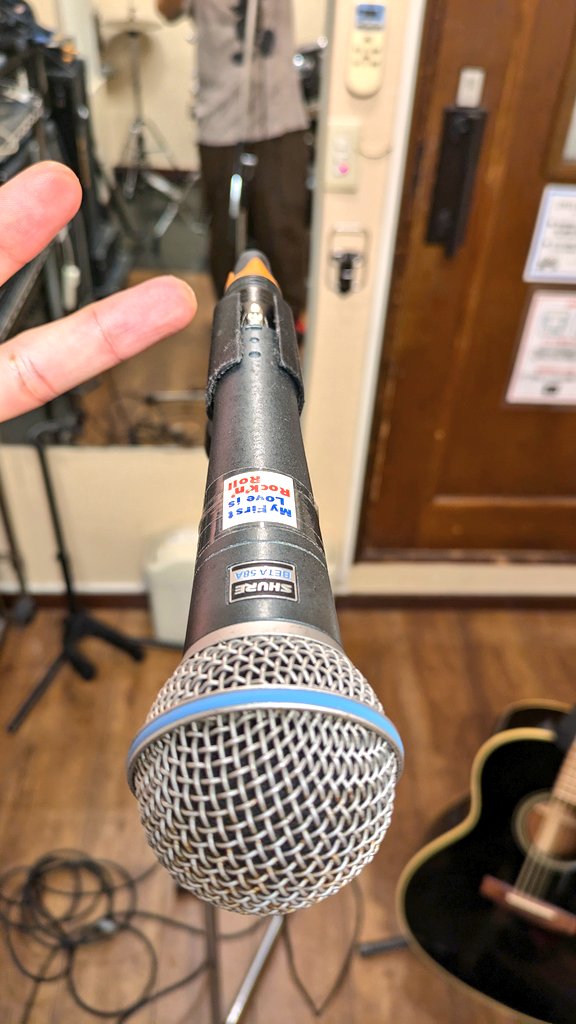 FJRYO69's tweet photo. リハっ！🔥
明日
新宿で
ワンマン
あるよ！
お席まだご用意できます🫢
頑張るでぇ https://t.co/0gCS4AVmIO