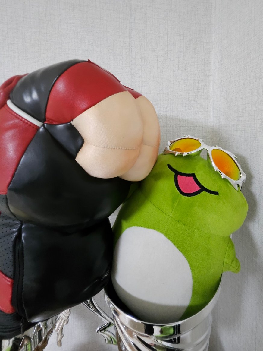 초풍이 쓰고 싶다더니 결국 소원이 이루어진 깨꾹이 
Dorya ! 보내주신 반다이남코와 젠틀몬스터 분들께 다시한번 감사드립니다 !
<a href="/_GentleMonster_/">GENTLE MONSTER</a> <a href="/TEKKEN/">TEKKEN</a> #GENTLEMONSTERXTEKKEN