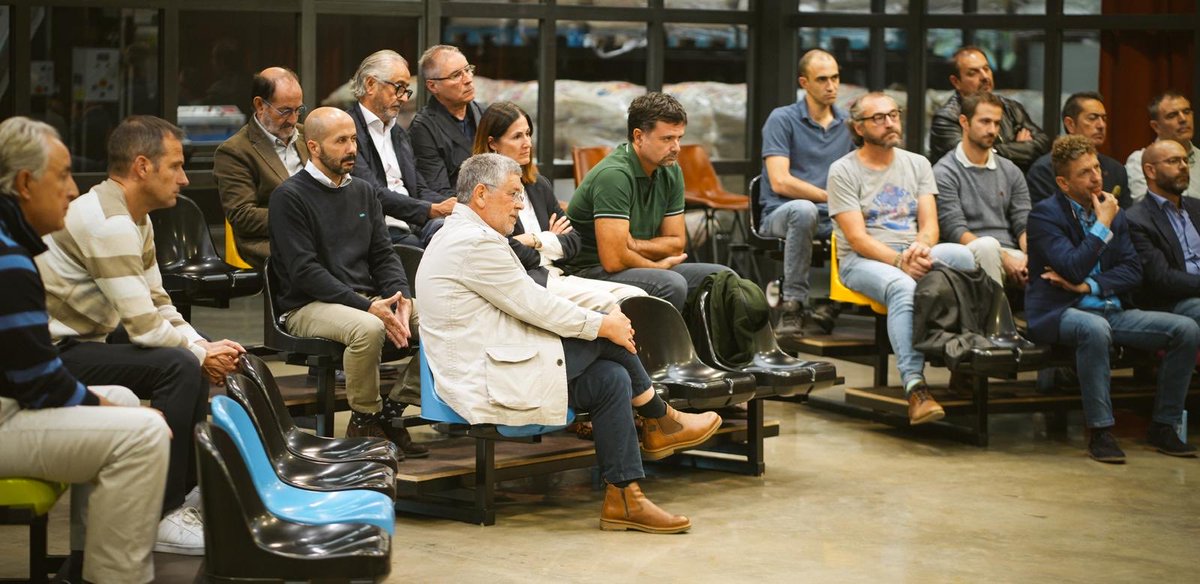 Momentos de la presentación del libro Modelos de negocio en Huesca 3/9/2024 en <a href="/eboca/">eboca</a> con ⁦<a href="/raul_eboca/">Raul Benito</a>⁩ ⁦<a href="/miguelottin/">Miguel Angel OTIN LLORO</a>⁩ ⁦<a href="/HuescaExcelente/">Huesca Excelente</a>⁩