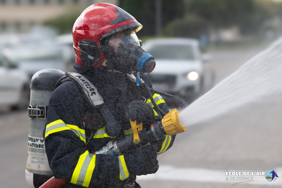 Ecoledelair's tweet photo. Cette semaine, la BA701 a participé à l’exercice biannuel #BASEX, dirigé par le Commandement territorial de l’armée de l’air et de l’espace. Un exercice essentiel qui contribue à garantir la sécurité et la réactivité opérationnelle de la base aérienne ! https://t.co/F7KBOz1Lvx