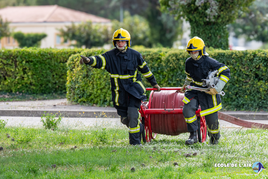 Ecoledelair's tweet photo. Cette semaine, la BA701 a participé à l’exercice biannuel #BASEX, dirigé par le Commandement territorial de l’armée de l’air et de l’espace. Un exercice essentiel qui contribue à garantir la sécurité et la réactivité opérationnelle de la base aérienne ! https://t.co/F7KBOz1Lvx