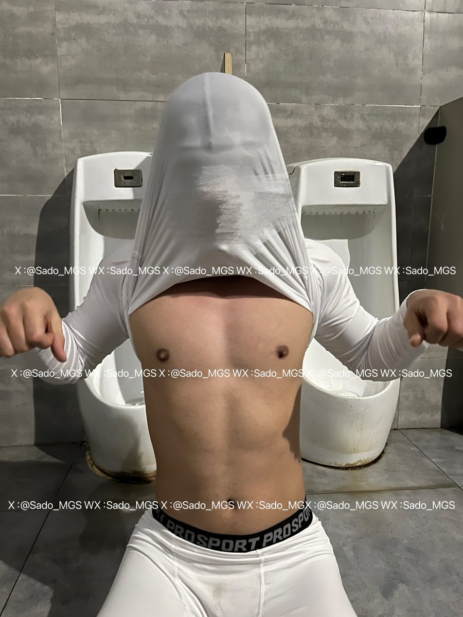 野外 公厕 肌肉锁狗 转发有惊喜