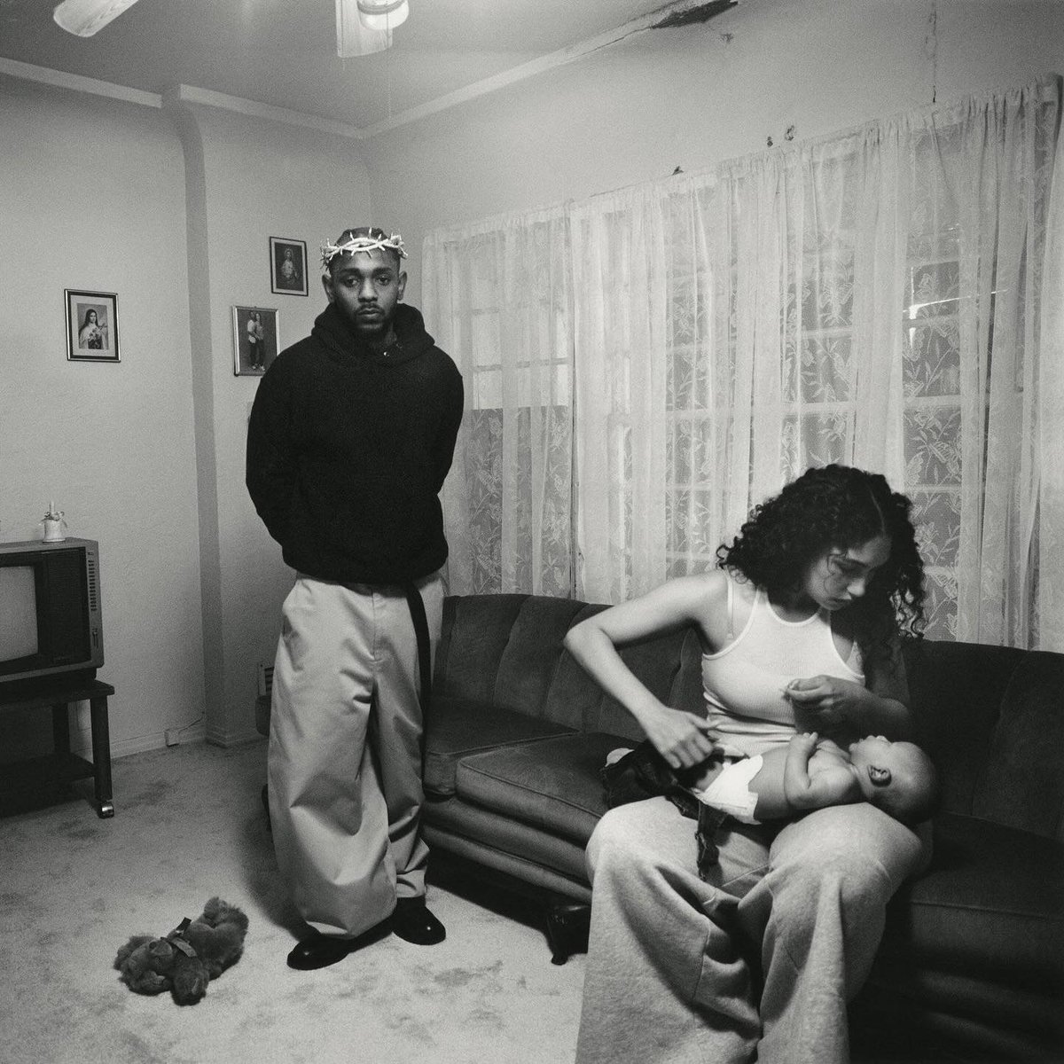 culturejpg's tweet photo. New photos of Kendrick Lamar with his family by Renell Medrano https://t.co/myZ9eNAeOK