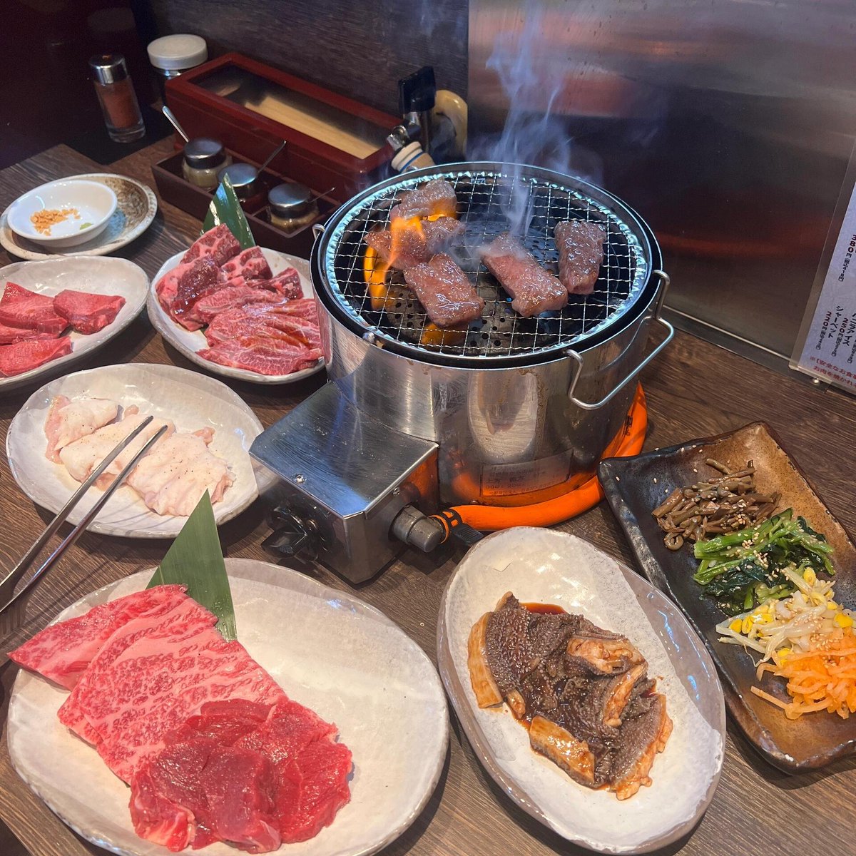 もちろん、週末の始まりは仲の良い友達との食事です🥩