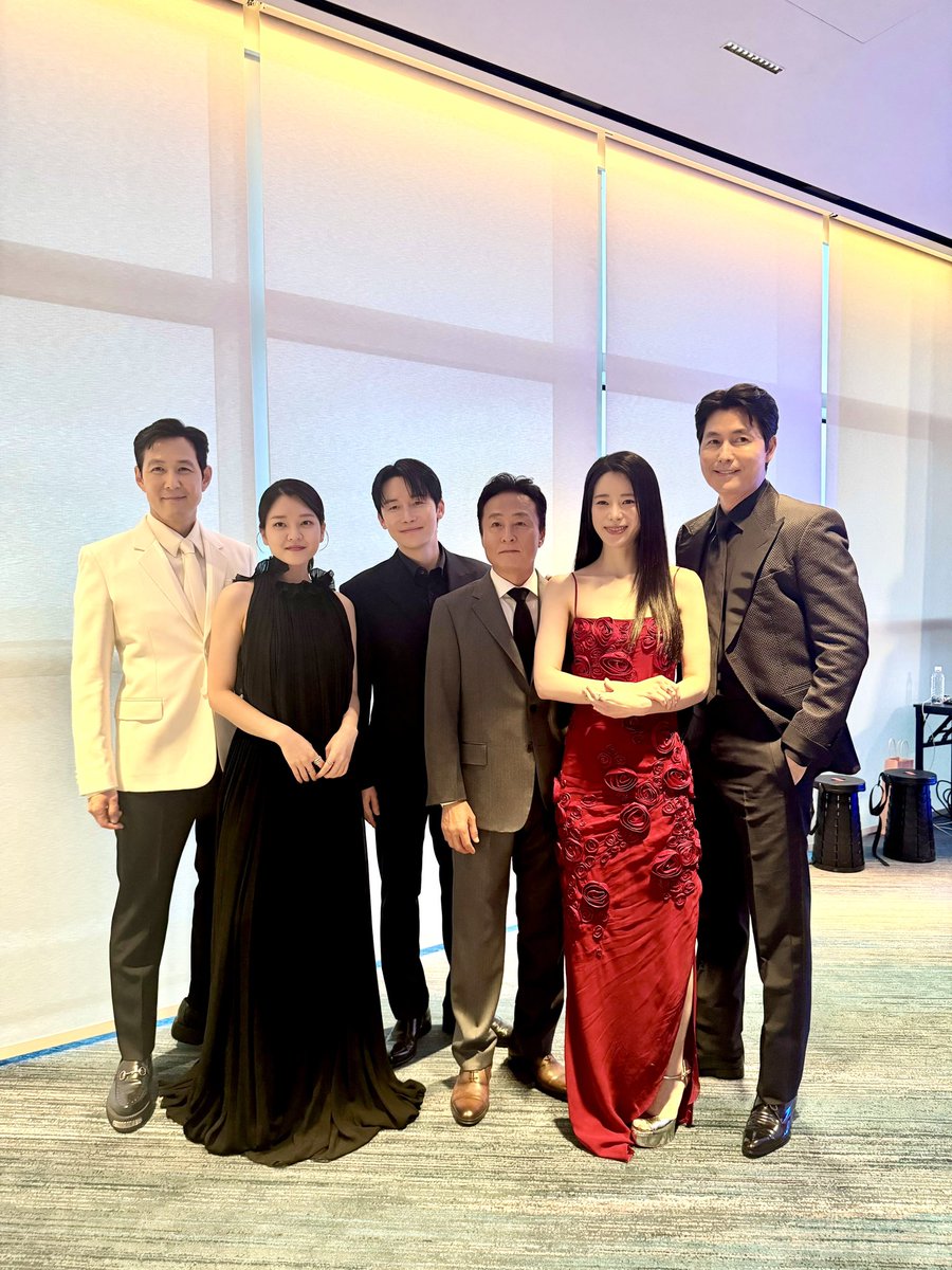ACOM__official's tweet image. [#아컴픽 ⭐️]
아티스트컴퍼니 | 부일영화상 

부산..그리고 아름다운 아티스트의 밤🌊🌉🎞️🌹💫

#아티스스컴퍼니 #ArtistCompany 
#이정재 #LeeJungJae
#정우성 #JungWooSung
#김종수 #KimJongSoo 
#김준한 #KimJunHan 
#임지연 #LimJiYeon
#고아성 #GoASung
#부산국제영화제 #BIFF