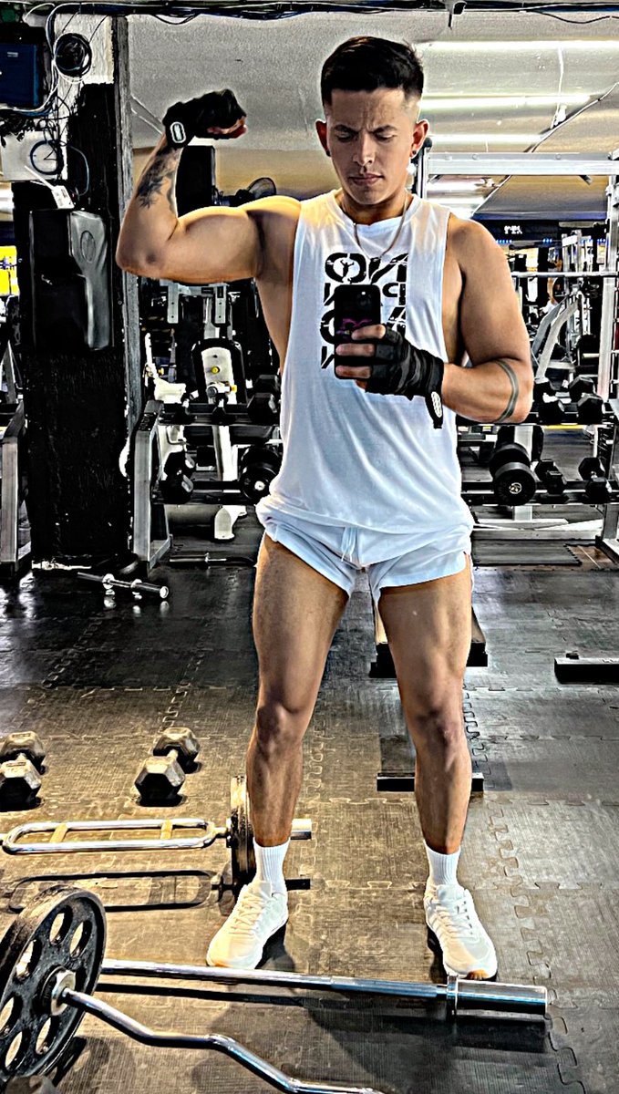 kikeboy2112's tweet photo. Luchando por una mejor versión de mi ❤️🫶🏻

#gym #gymlife #ejercicio #goals #metas #Survivor #GranHermano https://t.co/1upBJXDxSx
