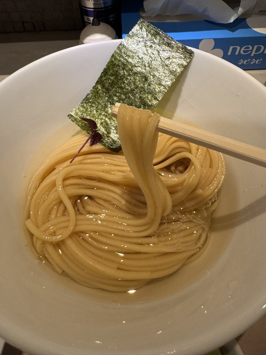 まりはめちゃくちゃ美味しいつけ麺食べた https://t.co/ReDLnSBn5J