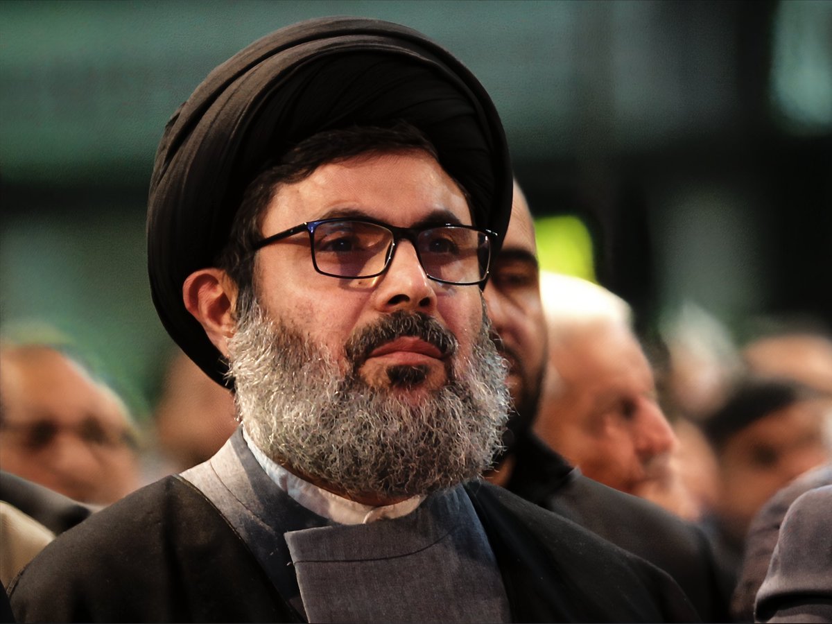 NewsAlgebraIND's tweet photo. BIG BREAKING NEWS 🚨 Hezbollah's next chief Hashem Safieddine killed in Israeli Strike.

Israel's OPERATION FRIDAY begins !!

Entire Iran in SHOCK !! Who is next?

Series of explosions in Beirut kill several amid intense Israeli offensive.

According to news outlet Axios, which cited Lebanese media, the Israeli strike was far larger than the one that killed Nasrallah.