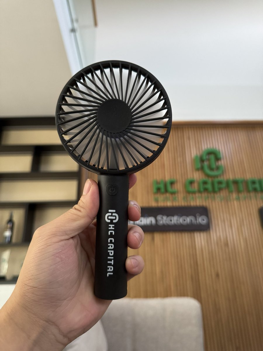 Delierre54's tweet photo. Lụm quà nè AE ơi. Chỉ duy nhất 50 Hộp quà OKX độc quyền limited trên thế giới thôi nạ 🥹
P/s: Hình dưới là 1/7 món trong hộp quà này nhé AE
#hypertrading #hyperpnl #hccapital https://t.co/4ArS9dckgy