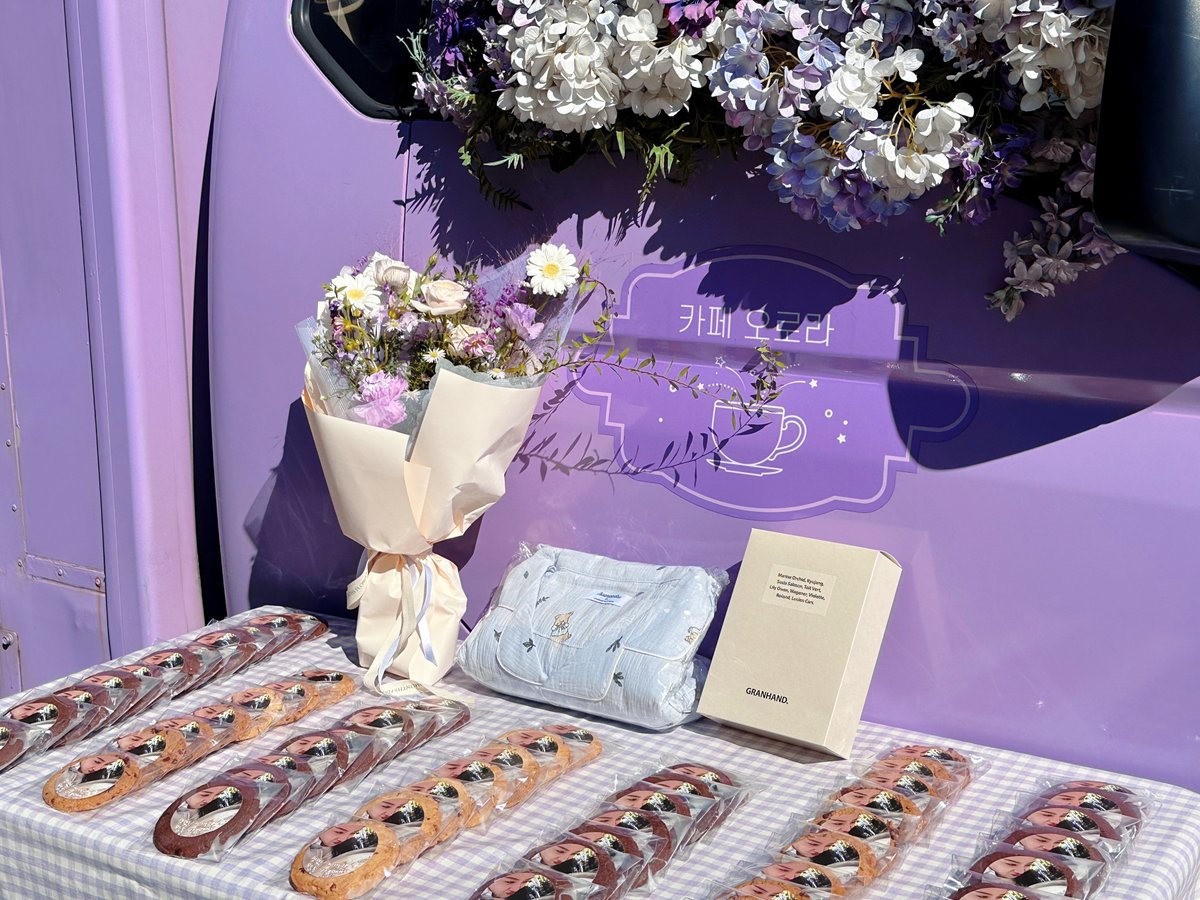 📞지금 거신 전화는☎️ 응원합니다! 

☀️오늘 날씨도 딱 좋은데 규리도 기분 좋았으면 좋게써
맛있는 거 마이무 10월도 잘 부탁행🧡

#장규리 #Gyuri
#지금거신전화는