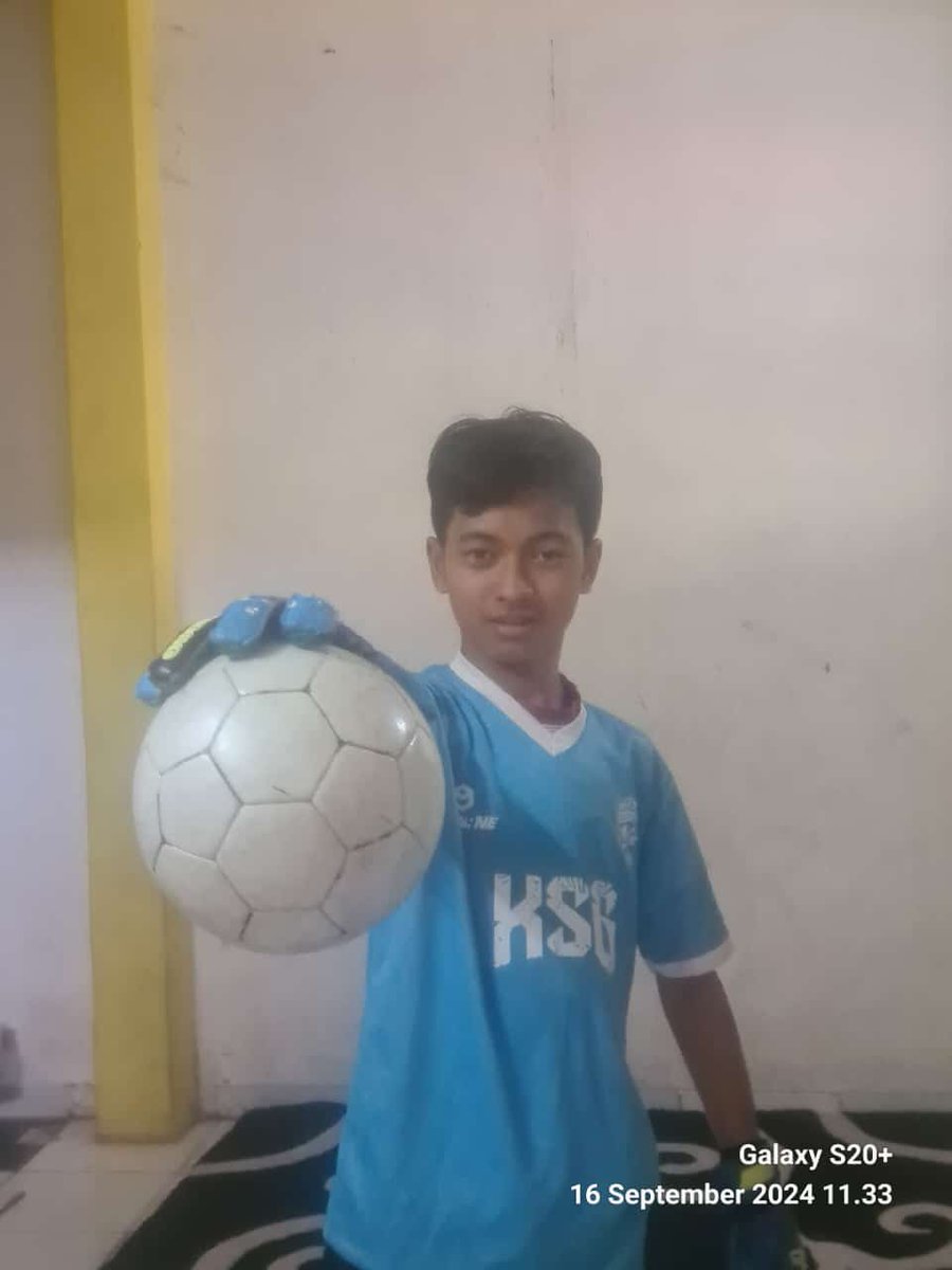 Ars_sand's tweet image. Bismillaah....
My Son
Muhammad Mifzal Abbasy Anggawinata
U-12 TB/BB 175 cm/49 Kg

#NextGenaration
#GoalKeeper
#TimnasIndonesia 
#UCL
#Barcelona
