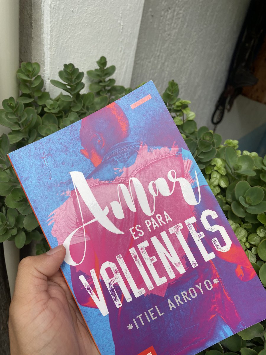 aaronchicken's tweet image. Hace mucho me regalaron este libro. Por una u otra razón no se había metido en mis lecturas, hoy lo terminé. En cuestión de relaciones interpersonales te anima a amar y ver cómo es el verdadero amor y que esté implica mucho sacrificio. Es lo primero que leo @Itiel y no lo último.