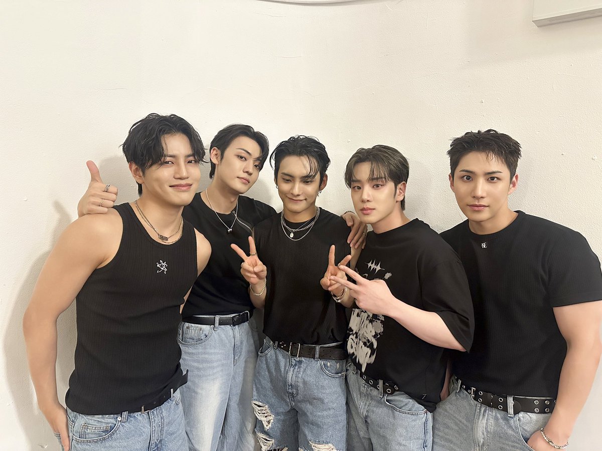official_ACE7's tweet photo. [📢]

A.C.E 2024 LATAM AND EUROPE TOUR

미모와 실력을 겸비한 A.C.E!
라탐과 유럽에 등장하다!

🔗 https://t.co/A2wchxSJmb

#ACE #에이스
#ACE_LATAM_AND_EUROPE_TOUR
#REWIND_US