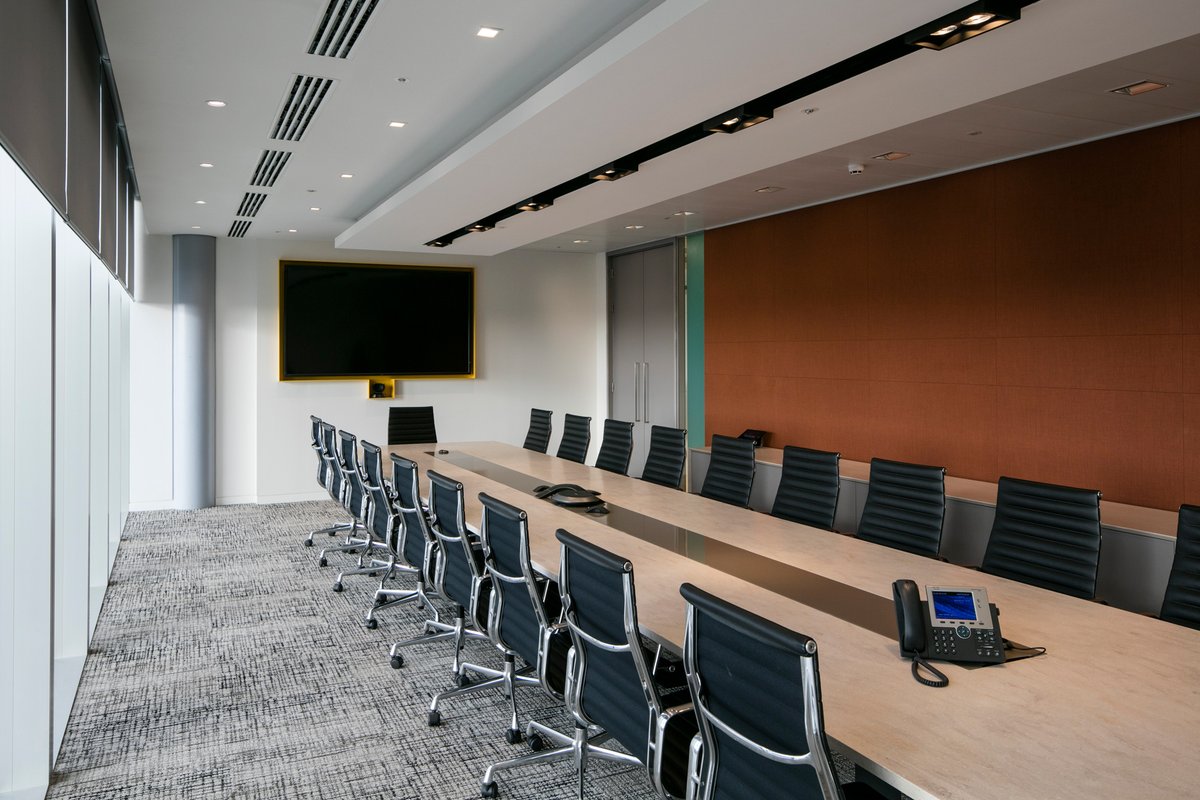 This client chose to tailor our Engage collection to their new workplace interior in the City of London. The fit-out featured conference and meeting tables made in Corian with central back-painted glass panels and integrated Soft Lift connectivity pods.