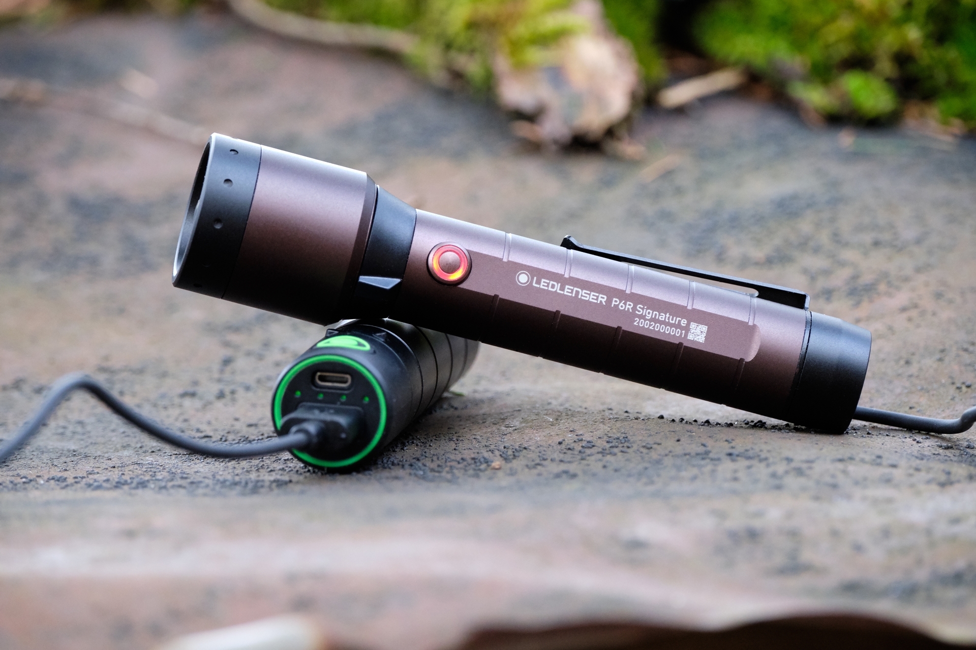 2025春大特価セール！ P7R LEDLENSER SIGNATURE レッド LENSER 試点灯のみ（LED ライト・ランタン
