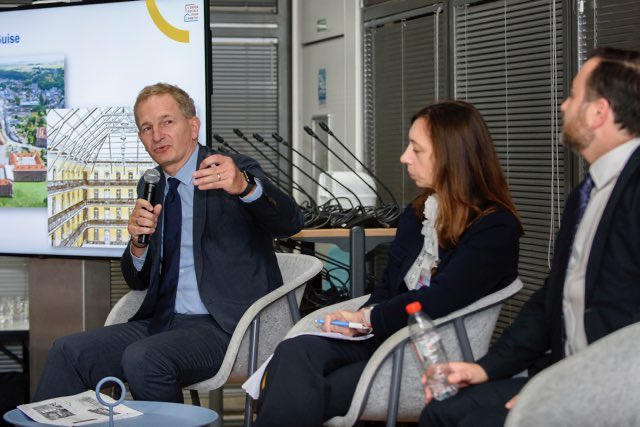 UnionHlm's tweet image. Dans le cadre du Sommet de la Francophonie, @UnionHlm a coorganisé avec @caissedesdepots et @RHF_Habitat le 2 octobre, un atelier sur le thème : « loger, innover et coopérer en français ».

Objectif : échanger sur les innovations du secteur Hlm en 🇫🇷 et dans l’espace francophone.