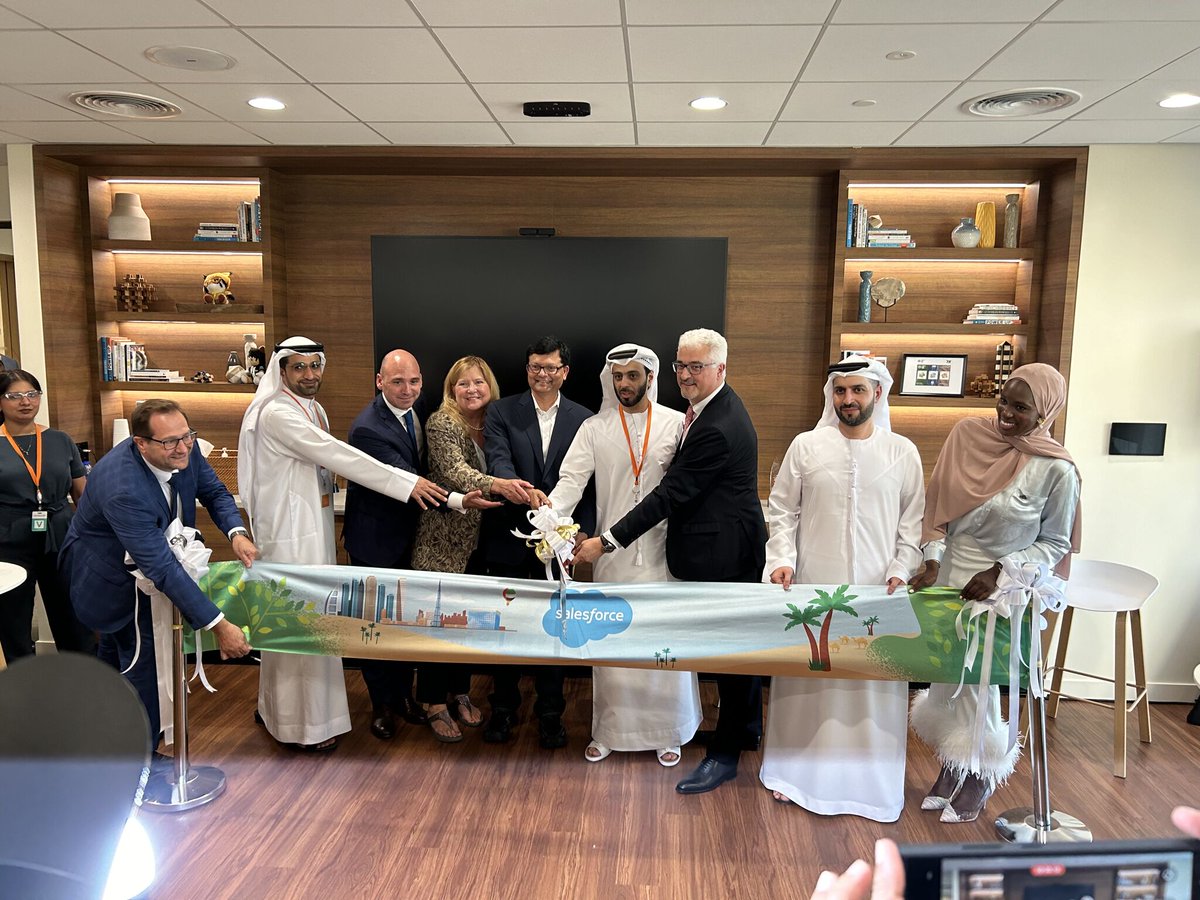 arcsennews's tweet photo. #Salesforce has officially opened its office in Dubai!

Speech by HE Omar Sultan AlOlama, Minister of State for #AI. Great conversation between Malek Al Malek, #TECOM's Chairman, Polly Sumner, Chief Adoption Officer at Salesforce; as well as announcements by Srini Tallapragada https://t.co/UcwuSie8Qt