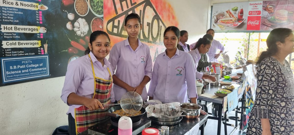 sbpcsc_pcet's tweet photo. The 11th Science and Commerce students of SBPCSC recently organized an exciting FunFair, filled with games, food stalls, and entertainment. 

#PCET #SBPCSC #SBPCSCFunFair #StudentCreativity #TeamworkInAction #FunAndGames #ScienceAndCommerce #FunForEveryone #SBPCSCEvents https://t.co/KQJnQO81Q7