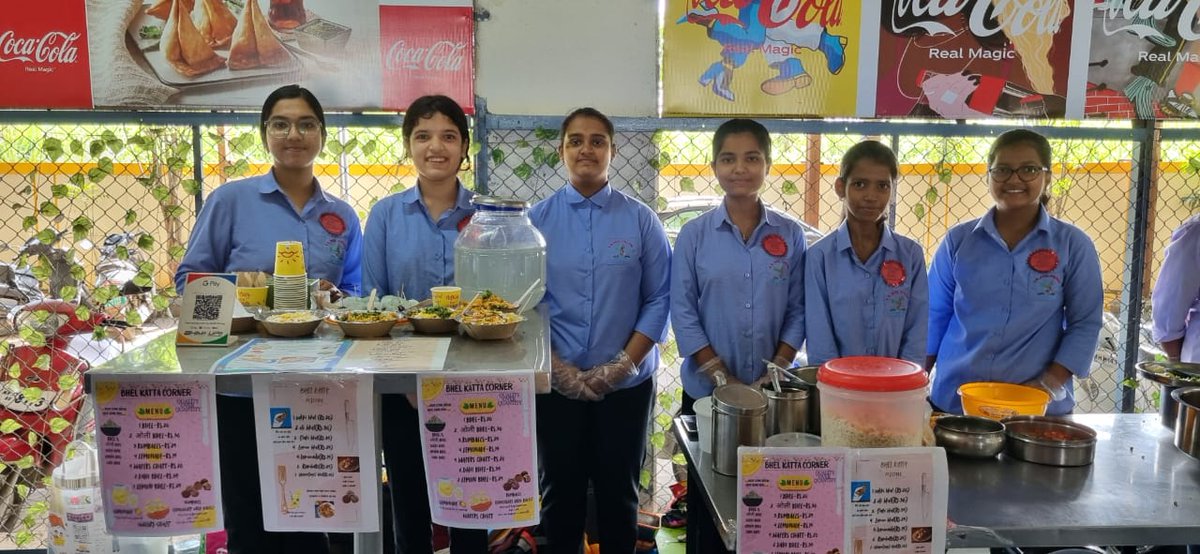 sbpcsc_pcet's tweet photo. The 11th Science and Commerce students of SBPCSC recently organized an exciting FunFair, filled with games, food stalls, and entertainment. 

#PCET #SBPCSC #SBPCSCFunFair #StudentCreativity #TeamworkInAction #FunAndGames #ScienceAndCommerce #FunForEveryone #SBPCSCEvents https://t.co/KQJnQO81Q7