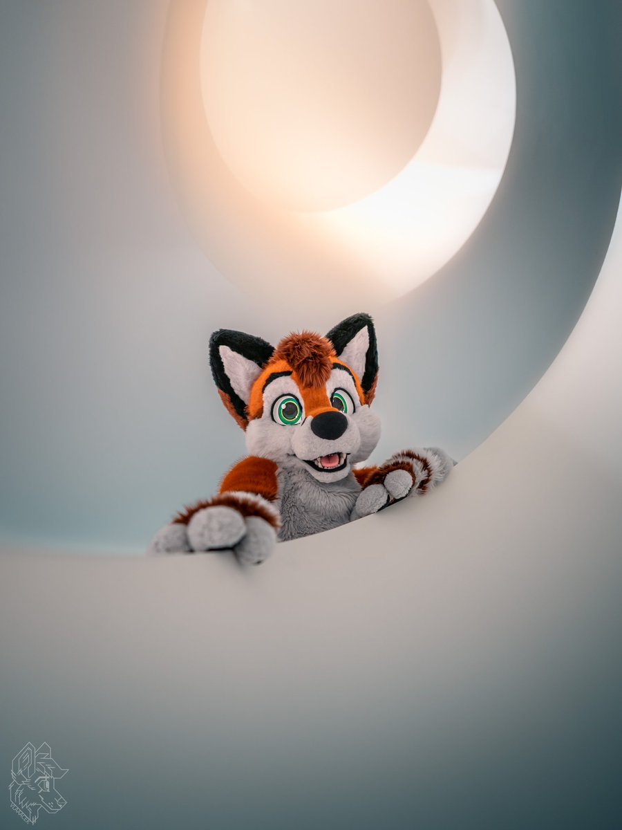 Going for a spin 🌀
📷: <a href="/vlaaacek/">VlaceK</a> 
📍: #EF28
#FursuitFriday