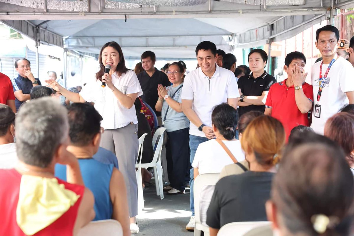 IloveTaguig1's tweet photo. Team TLC, naghatid serbisyo sa Brgy. Katuparan!
#ilovetaguig #TransformativeLivelyCaringCity #teamTLC https://t.co/0gdlAKJvtu