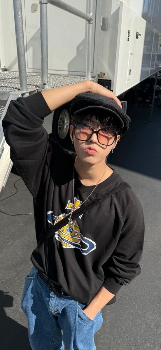 stray kids wallpaper tweet media