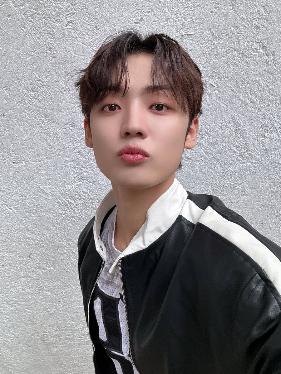 official_ACE7's tweet photo. [#에이스_강유찬]

Thank you, Mexico🔥💛

#ACE #에이스 #강유찬 https://t.co/Wb29KIfGi8