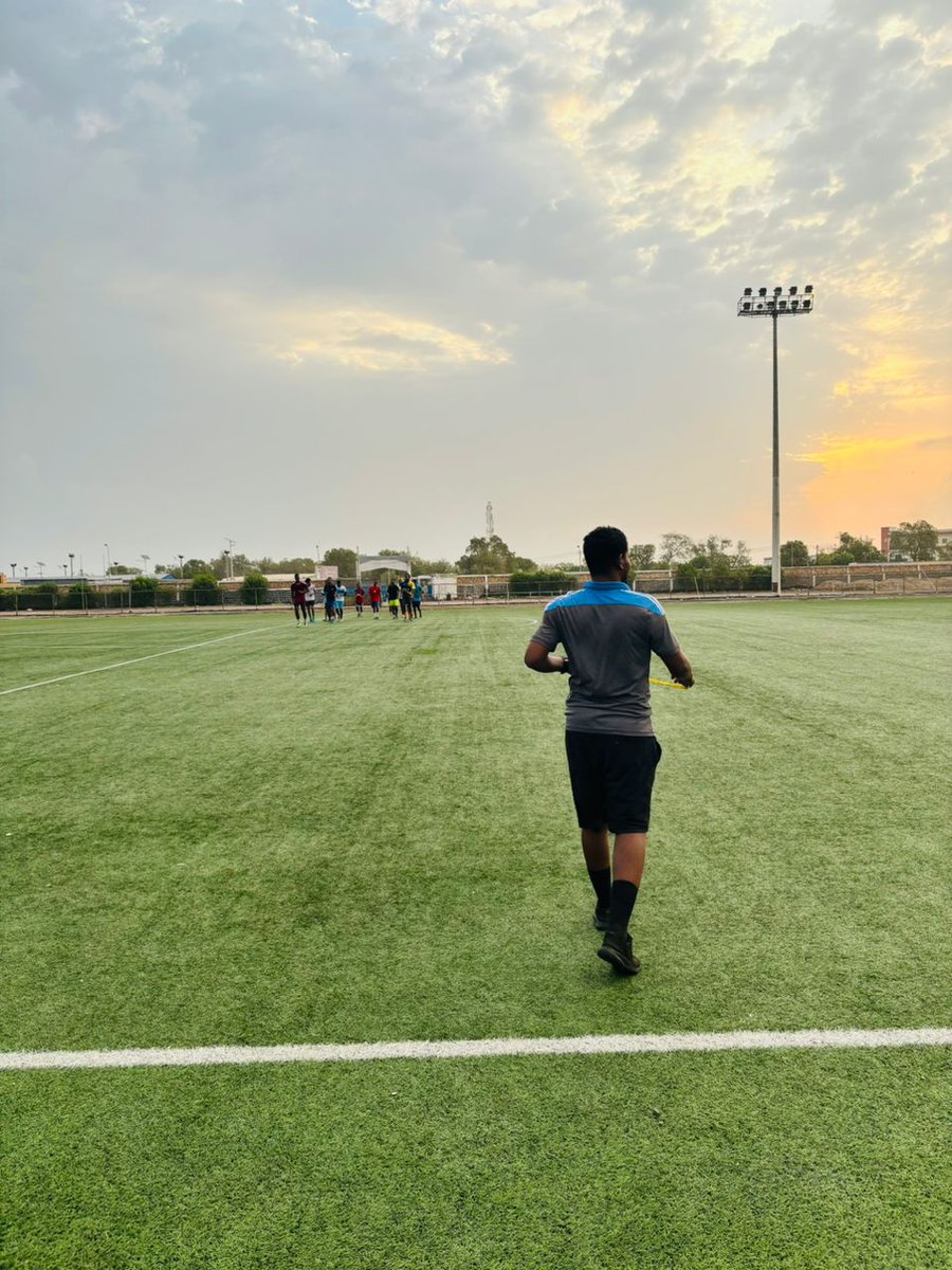 citestadefc's tweet photo. ⚪️🔴 Reprise de l’entraînement pour nos joueurs !

Au travail pour attaquer cette nouvelle saison avec détermination et ambition ! https://t.co/s9RjH7BLQT