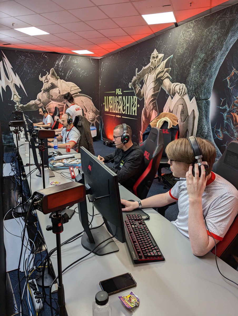 Our first series in the PGL Wallachia Season 2 vs <a href="/mousesports/">MOUZ</a> live in 10 minutes! 📺twitch.tv/pgl_dota2en2