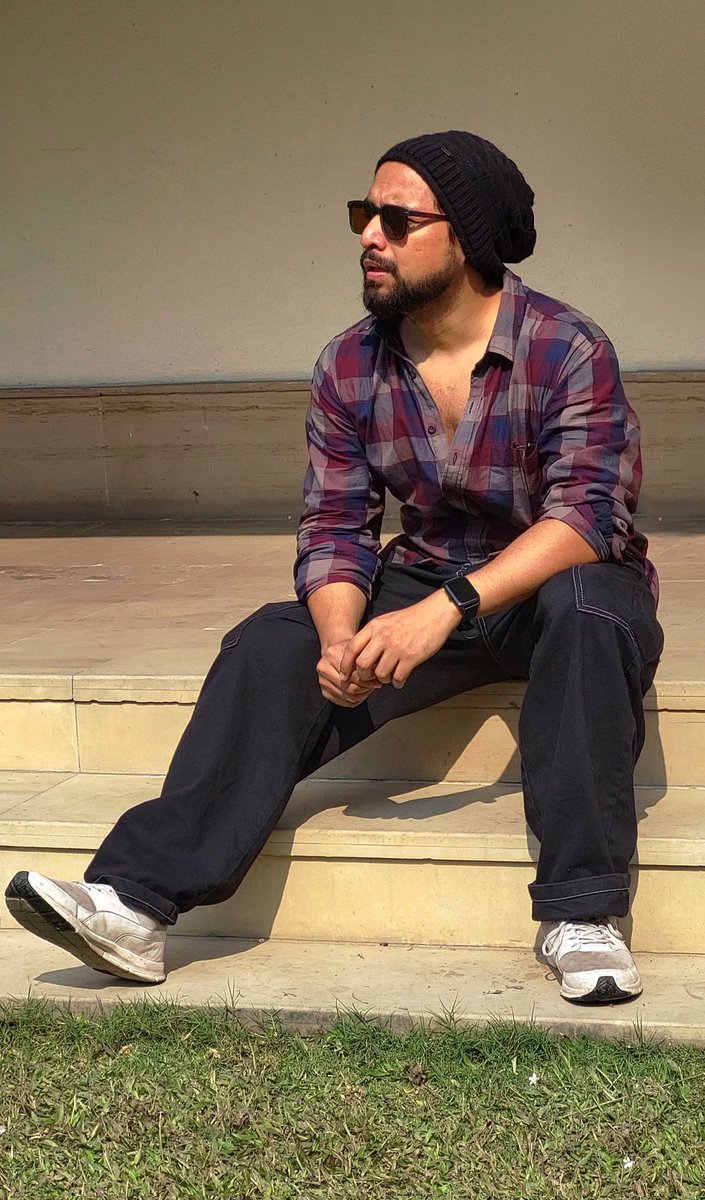 Bobby_almost's tweet photo. Hello! I am Bob ( @Bobby_almost ) ! Filmmaker, animator, illustrator (have a liveaction feature length script, so a writer too I guess) like my twin @bob_almost !
If you choose us over AI, we will breathe life into your project and make sure it stands out.
Fck AI. https://t.co/TAfql5nWNK