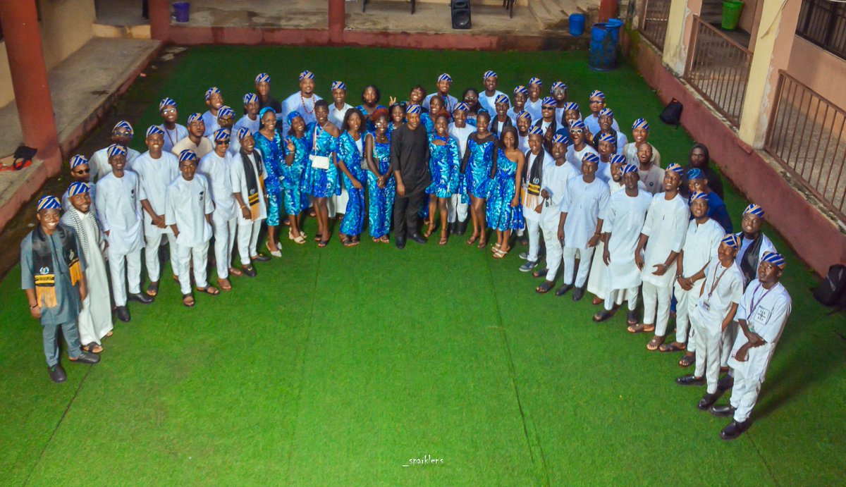 qsvclass23's tweet photo. After 6 years in this prestigious school, 202 units, and 10 semesters, we are "VICTORION."
Congratulations to QSV CLASS'23. 

Shoutout to our HOD (DR. A.E OKE) for celebrating with us.

#fyb #FUTA #conquistadors https://t.co/d2D71LVO54