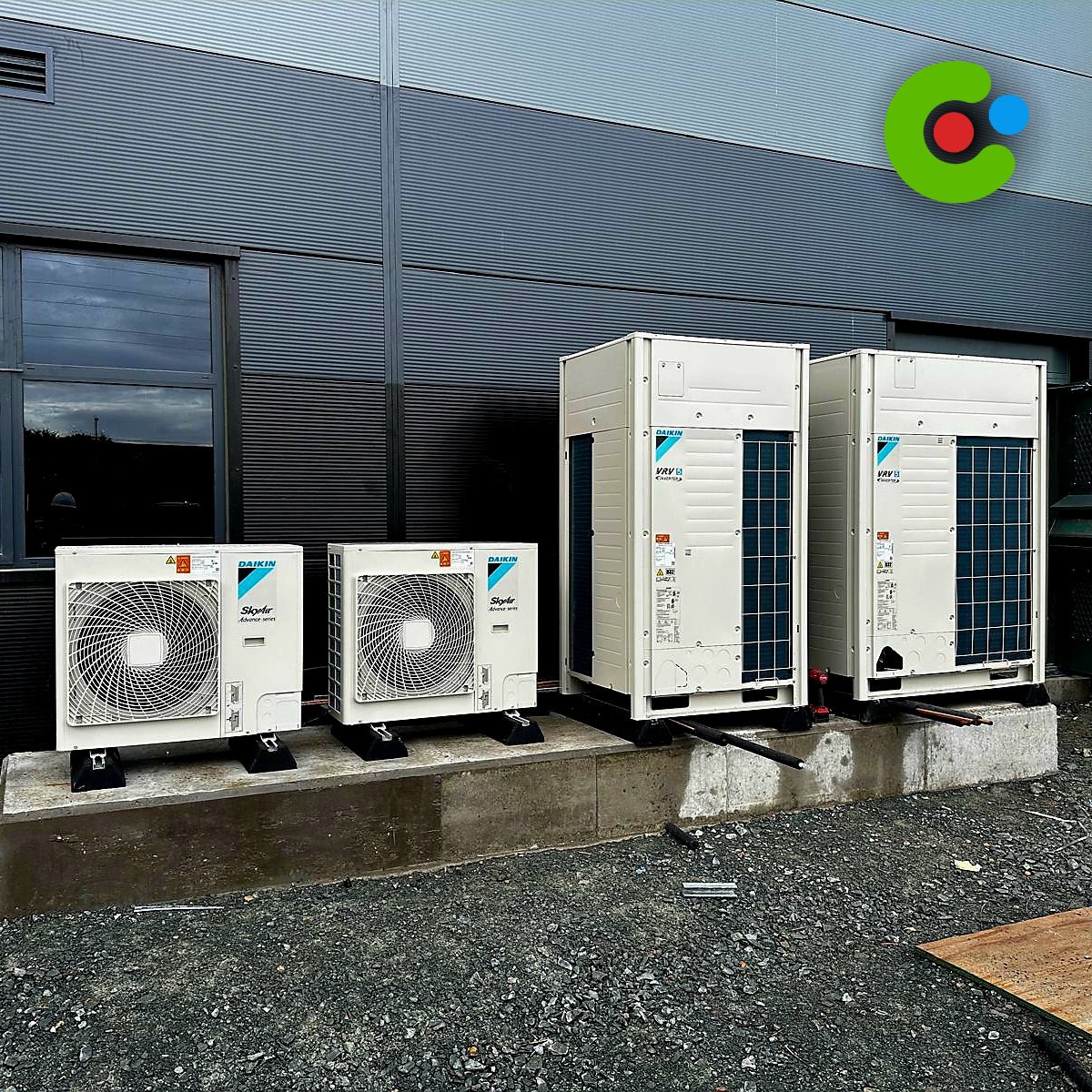 G_T_SLtd's tweet image. Once again, the GTS teams are making great progress on numerous on going projects.
Another local project consisting of Daikin VRV's, splits, and DX condensing units for the AHU DX coils.
Keep up the great work guys! π
π’π΄π΅