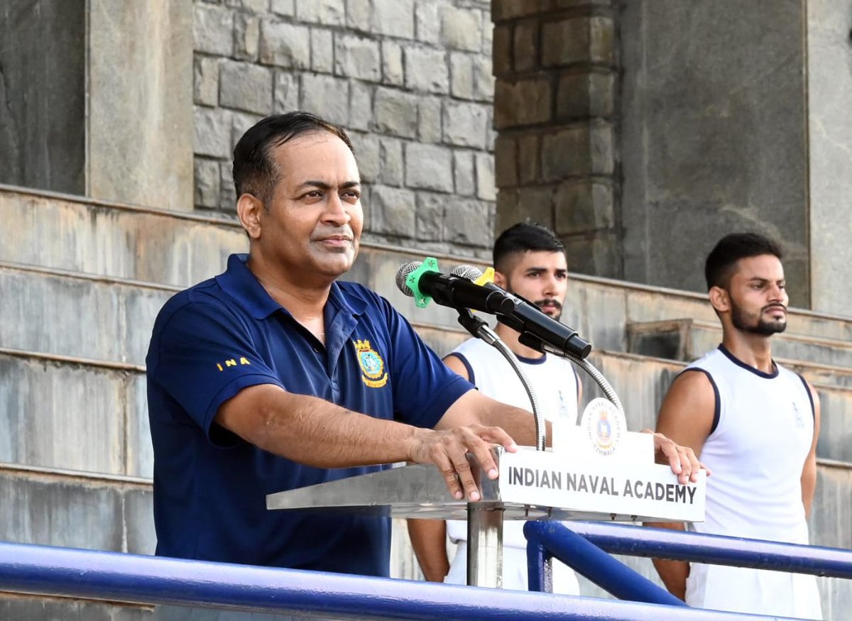 IN_NavalAcademy's tweet photo. #90DayFitness Challenge concluded at Station Ezhimala with a PT Session. VAdm Praveen Nair #ComdtINA highlighted the importance of safety, security and self discipline. He reiterated #CNS message to focus on physical fitness, mental well being and work-life balance.
@indiannavy https://t.co/2ZO9PurEjO