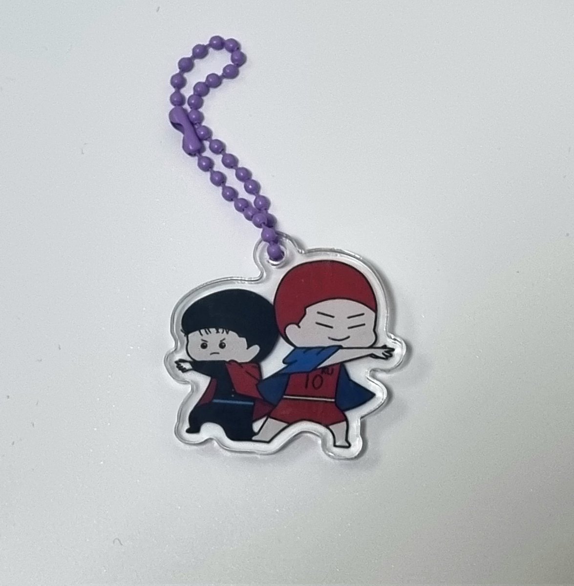 안녕하세요,, 헤오입니다 본계는 오랜만이라 낯가리는 중이에오🫠 내일 호백배에 키링들고 쫄래쫄래 갈 생각이에요~!! 사진을 잘 못찍어서 저렇게 나왔지만 기엽게 나왔어요🩵🩷