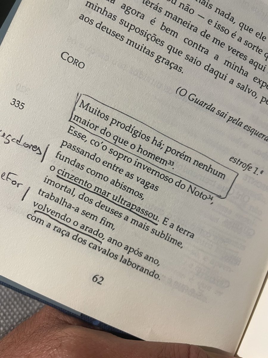 DuarteBueAlves's tweet photo. Comboio 🚆 matutino para ir visitar a comunidade portuguesa em 🏴󠁧󠁢󠁷󠁬󠁳󠁿 País de Gales. Acompanhado de #Antigona de #Sofocles, um dos livros mais belos e fascinantes de toda a literatura ocidental. #literatura #livros #books #greece # greatbooks #Classics #learning https://t.co/1OZq4bbynE