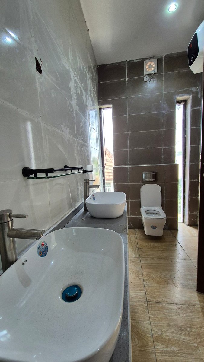 HomesJok's tweet photo. NOW AVAILABLE FOR LETTING!!!

A Luxuriously built nice 4 bedroom terrace Duplex with a BQ off Isaac John Street, Ikeja GRA 

Price: 16m per annum.

Service charge...2.6m

#Letting #jokhomes #Ikeja #GRA #Mainland #Opebi #Jones #Allen #Realestateagent #luxury #comfortablehome https://t.co/gvccAayW7O