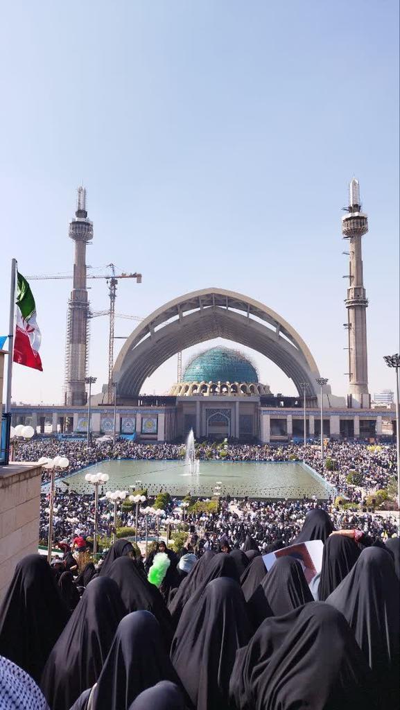 kaf_abdollahi's tweet photo. شاید برخی ندانند حضورشان در این نماز جمعه چقدر باعث وحدت و انسجام داخلی و خارجی خواهد شد..
جبهه بزرگ مقاومت با وجود مردم،حضور
مردم تقویت میشود..
#لبیک_یا_خامنه_ای 
#همپای_یار https://t.co/C86cnnTAxV