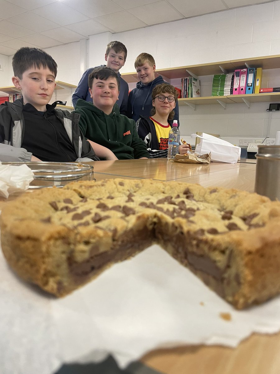 The last Tea n Talk of term 1 is a good one! Zak has made us a cookie pie 🍪🤤😋