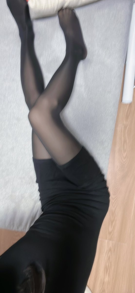 冒个泡以证明我尚在人间
#ts #伪娘 #男の娘 #cd #女装子 #黑丝 #crossdresser #男の娘 #偽娘 #femboy