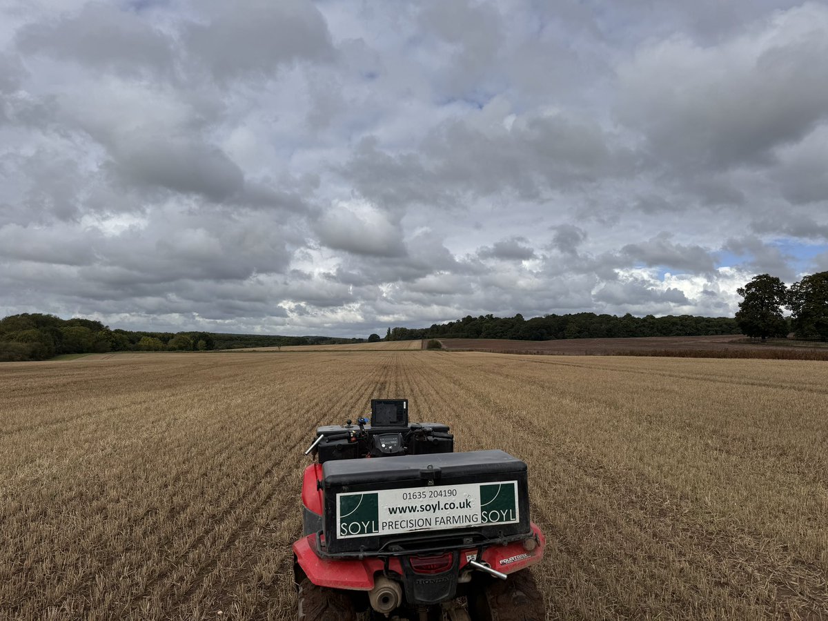 Soil sampling going very well after all the rain, and not too sticky either.! #soyl #frontier