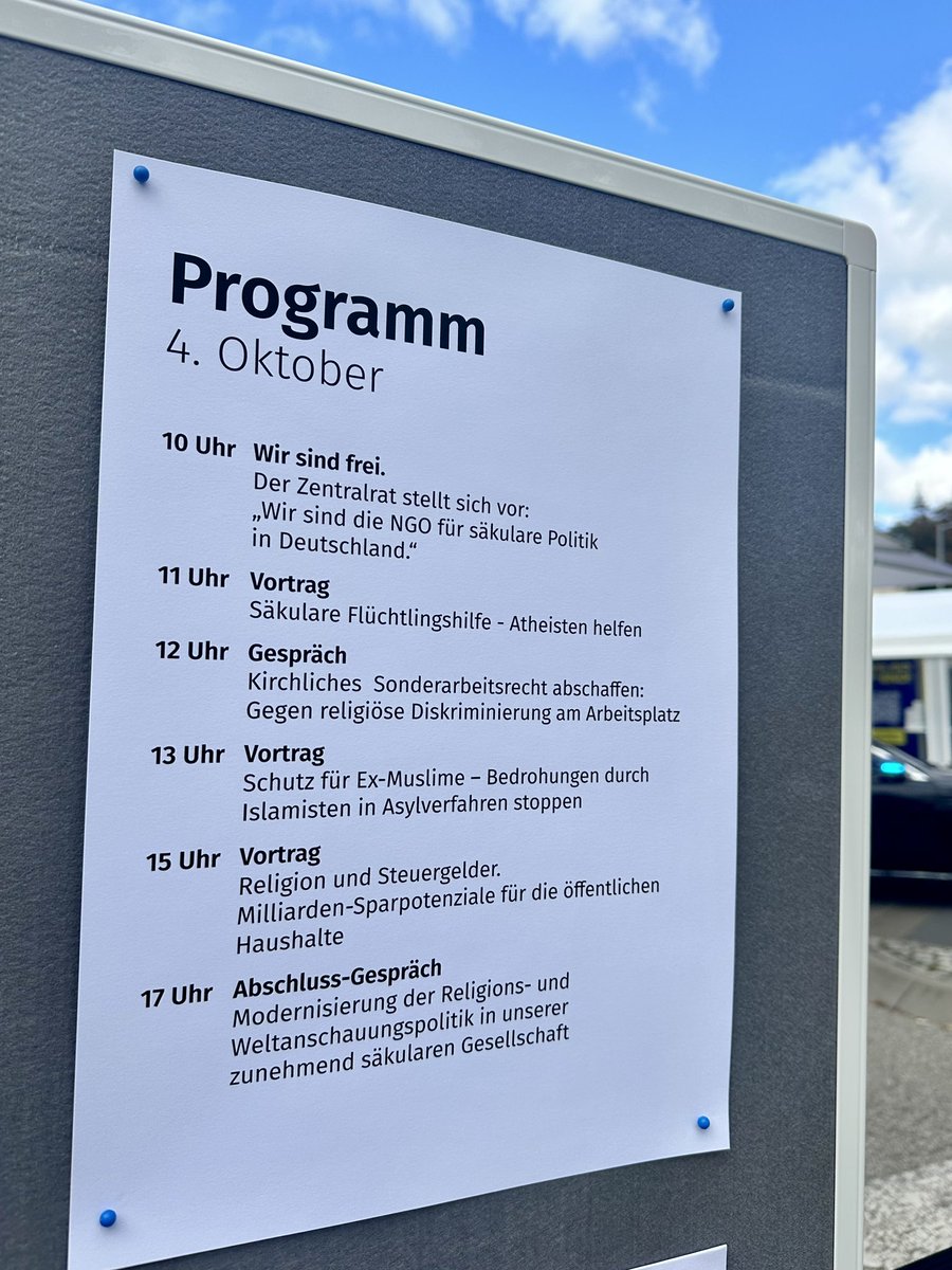 Christian Pegel, MV-Innenminister (SPD), im Gespräch zur Verbesserung des Schutzes von Ex-Muslimen - hier mit <a href="/yahyaekhou/">Yahya Ekhou</a> von <a href="/atheistrefugees/">Säkulare Flüchtlingshilfe | Deutschland</a>. Die Säkulare Flüchtlingshilfe e.V. ist ein wichtiges Mitglied in unserem Zentralrat!

#TagderDeutschenEinheit2024 #tde2024