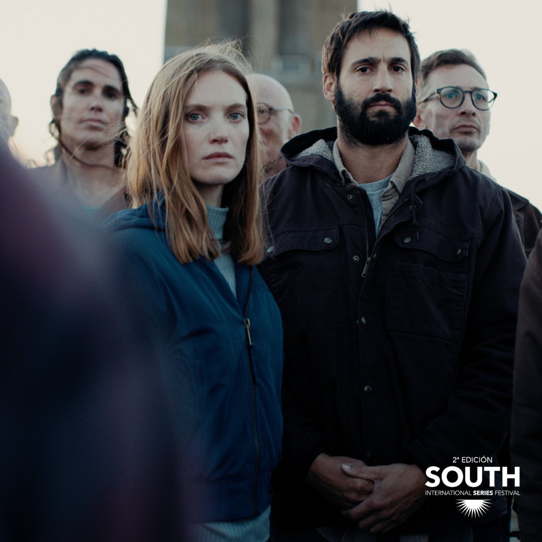 southseriesfest's tweet photo. 💭 ¡Imagina! Eres oceanóloga y regresas a tu ciudad natal para investigar un misterioso naufragio… Esto es #Rivage #SeaShadows 🌊

🐋 Una ficción francesa de @davidhourregue, director de #SkamFrance y #Germinal

🔗 Descubre más en nuestra web. ¡Entradas pronto a la venta! https://t.co/JrNE4W6Nnu
