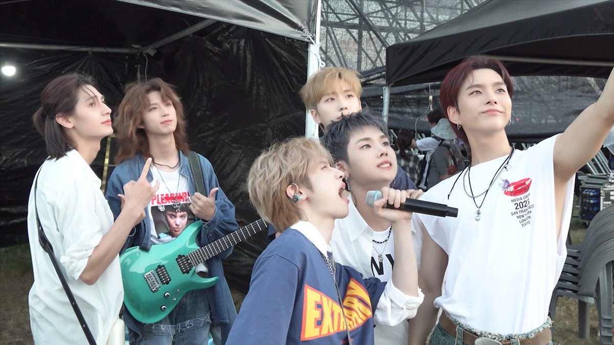 [Xdinary Heroes : Xtra Files] 
Ep.53 〈쇼! 챔피언 in 여수〉 Behind

youtu.be/LdHZOhG8osk

#XdinaryHeroes #엑스디너리히어로즈
#WE_ARE_ALL_HEROES
#쇼챔피언 #SHOWCHAMPION